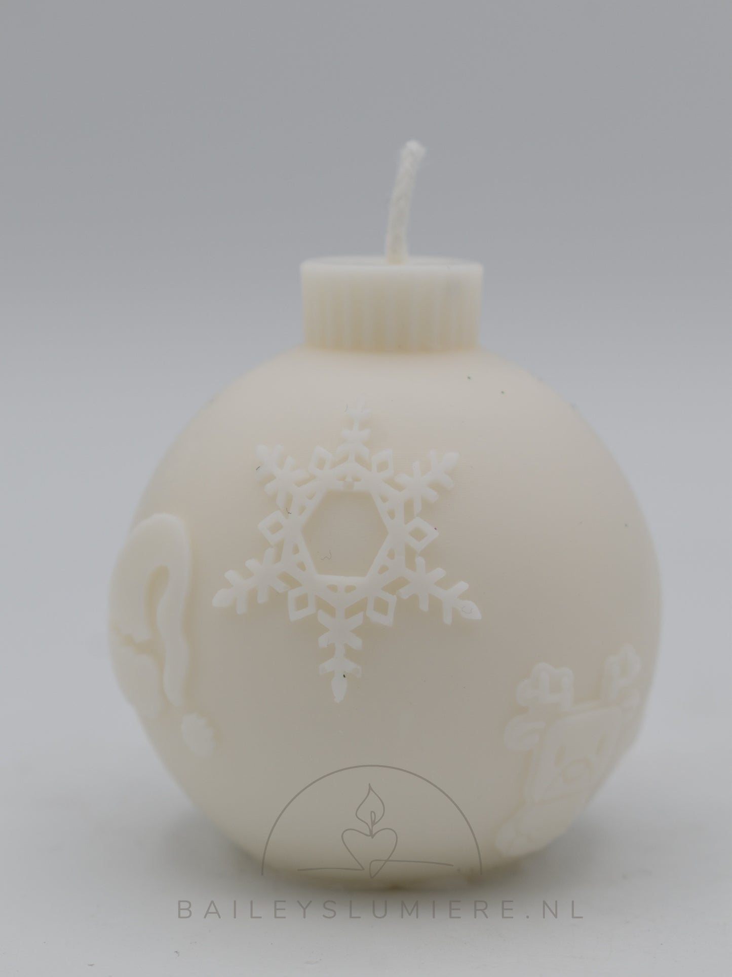 Kerstbal kaars met sneeuwvlok design