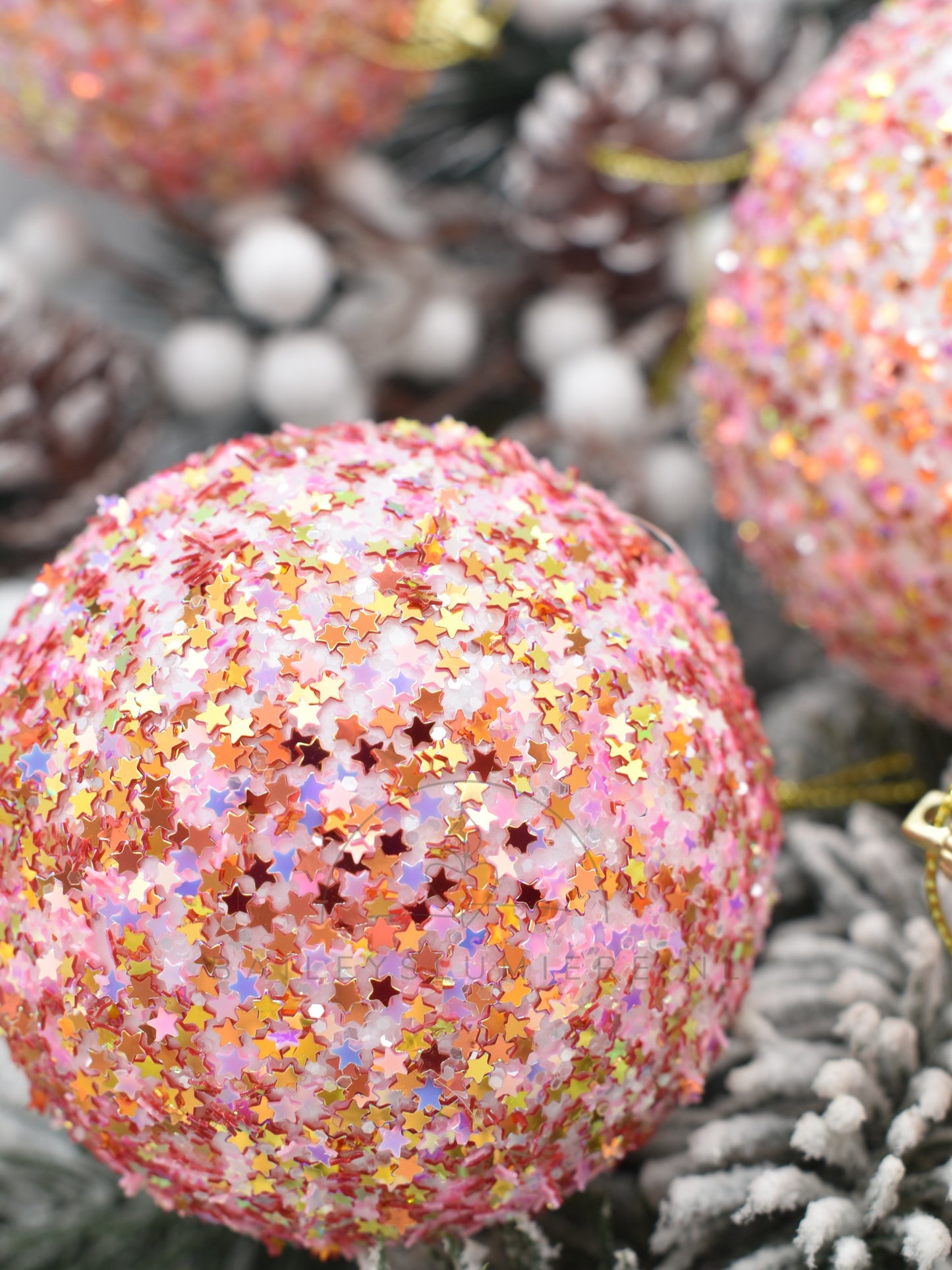 Roze glitter foam kerstballen