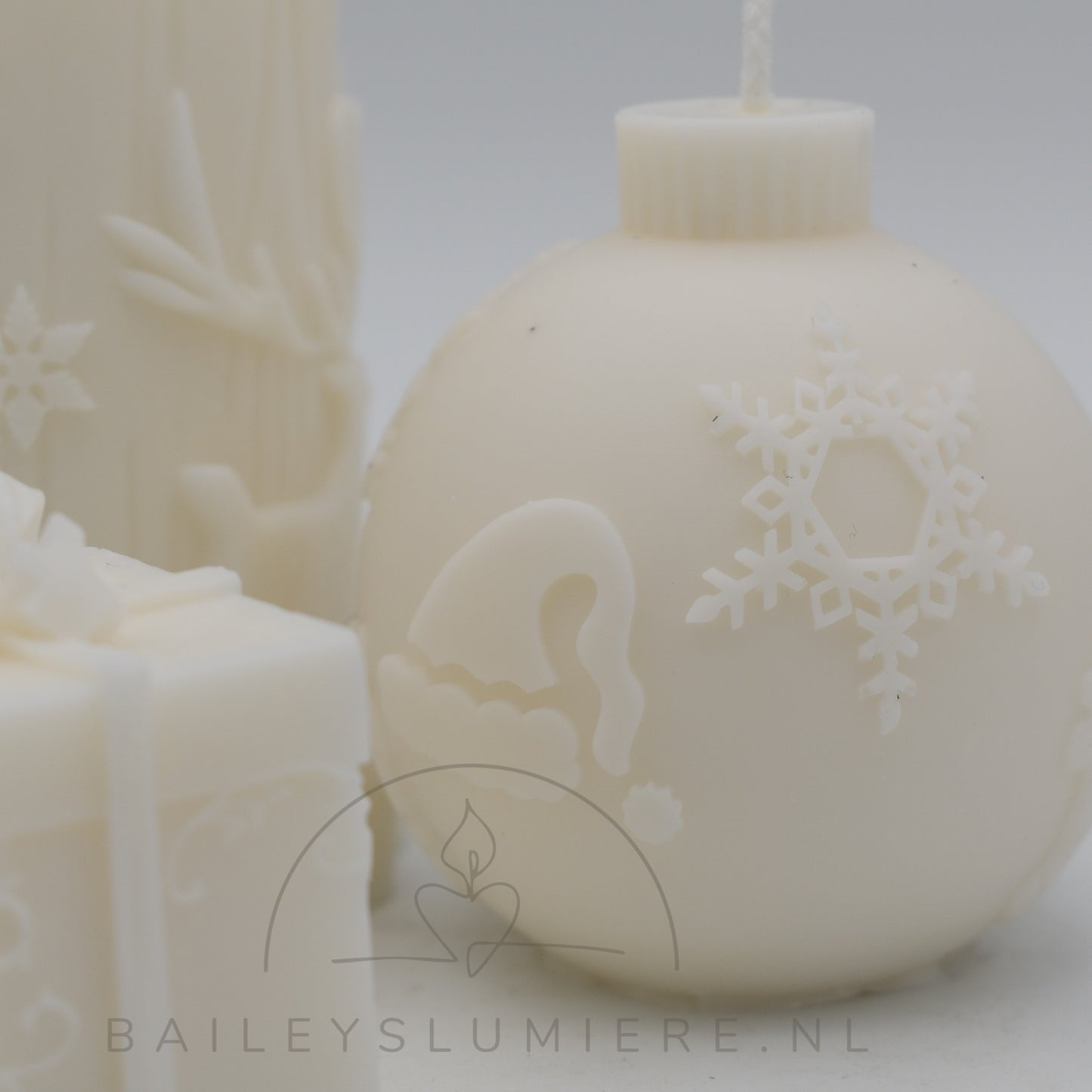 Kerstbal kaars met sneeuwvlok design