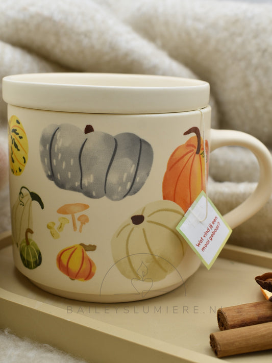 Herfst mok met pompoenprint.