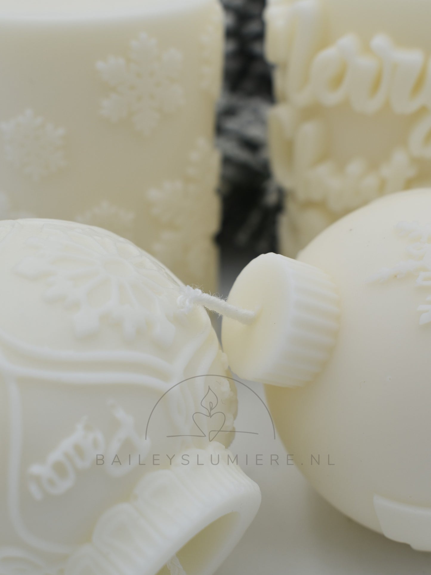 Kerstbal kaars met sneeuwvlok design