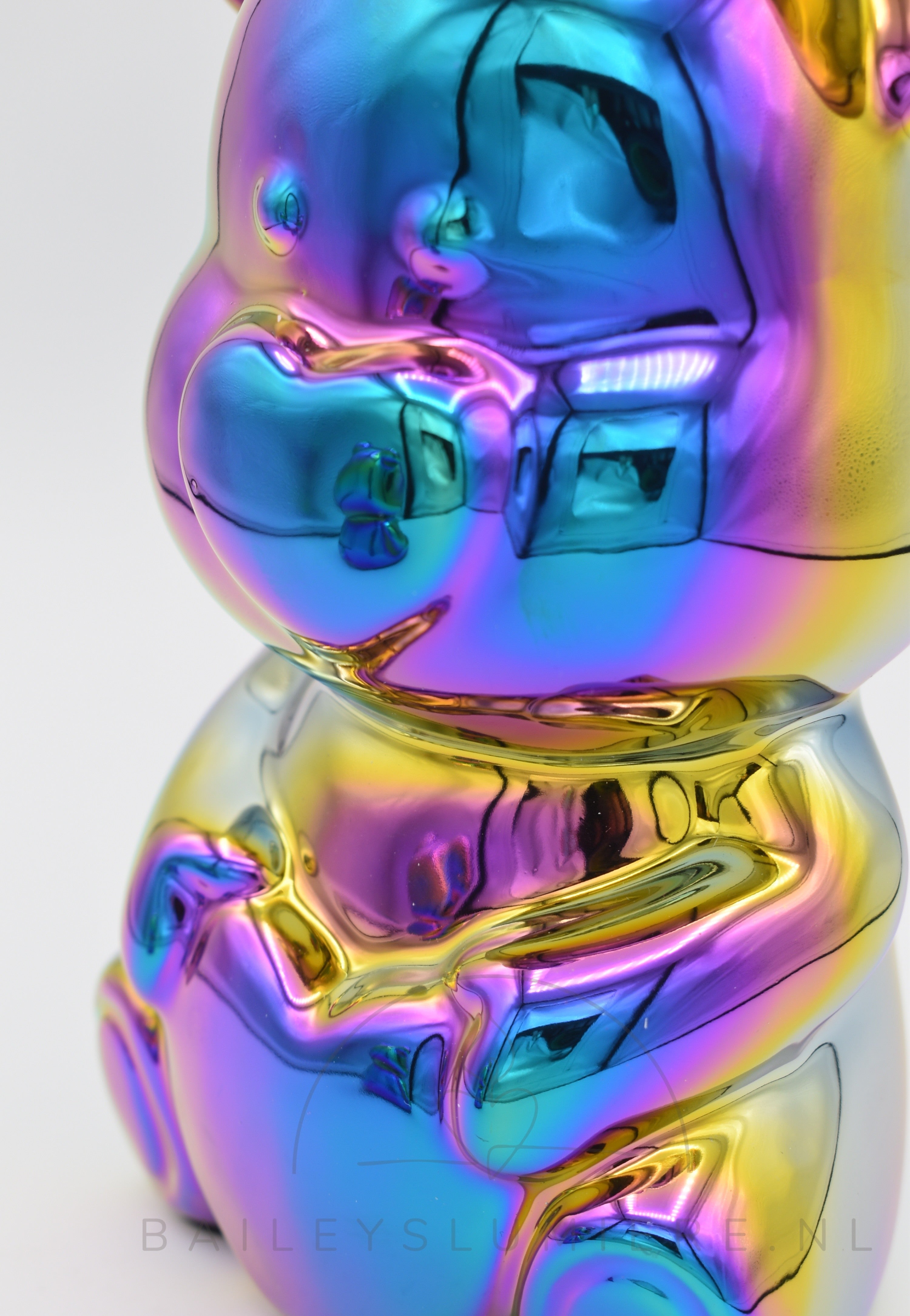 Keramische beer, zittend