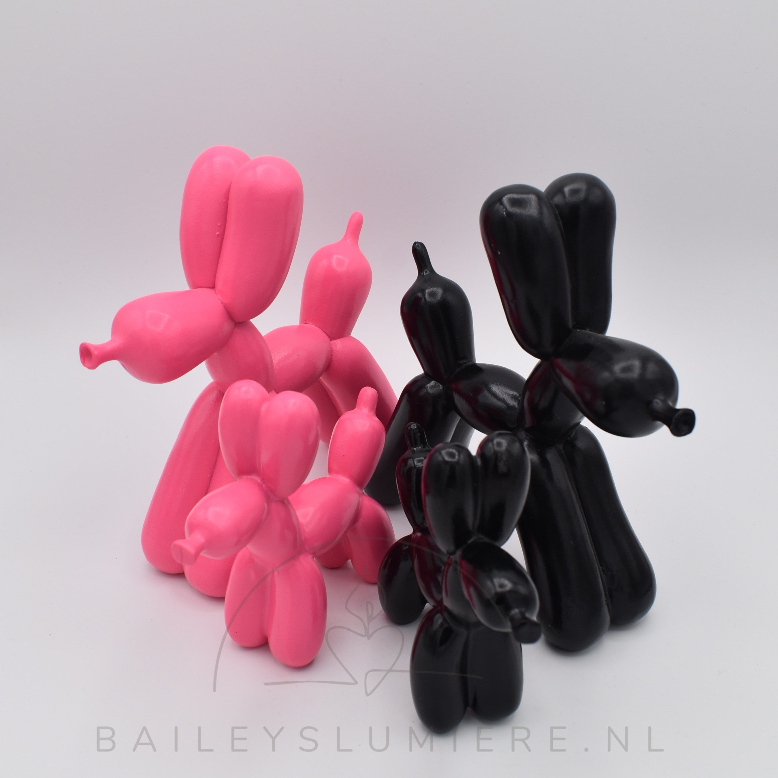 Balloon dogs