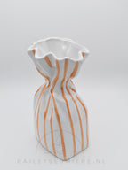 'Cadeau zakje' vaas, keramiek