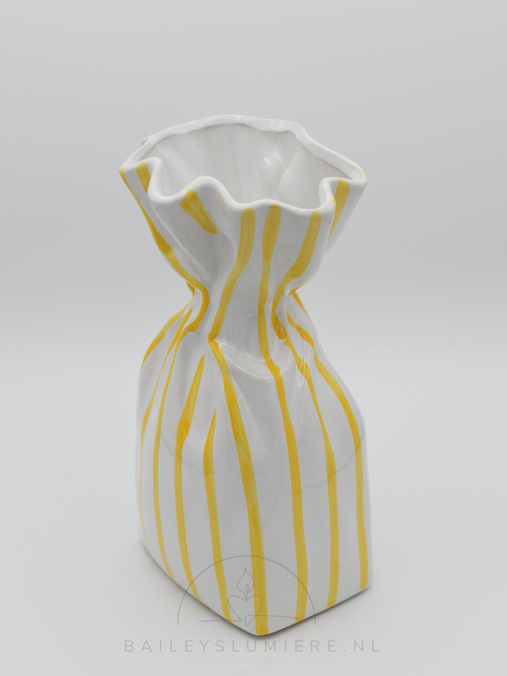 'Cadeau zakje' vaas, keramiek