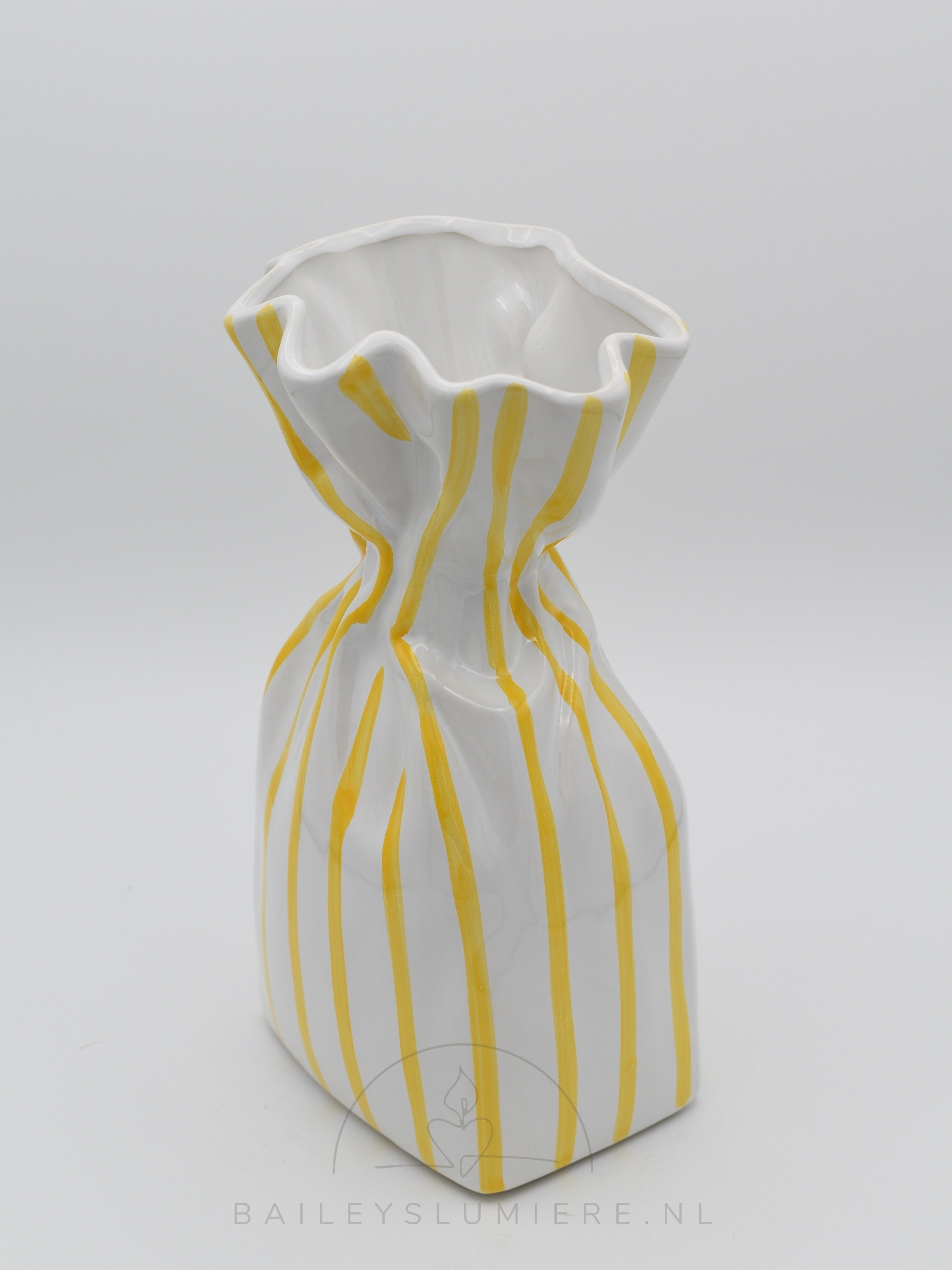 'Cadeau zakje' vaas, keramiek