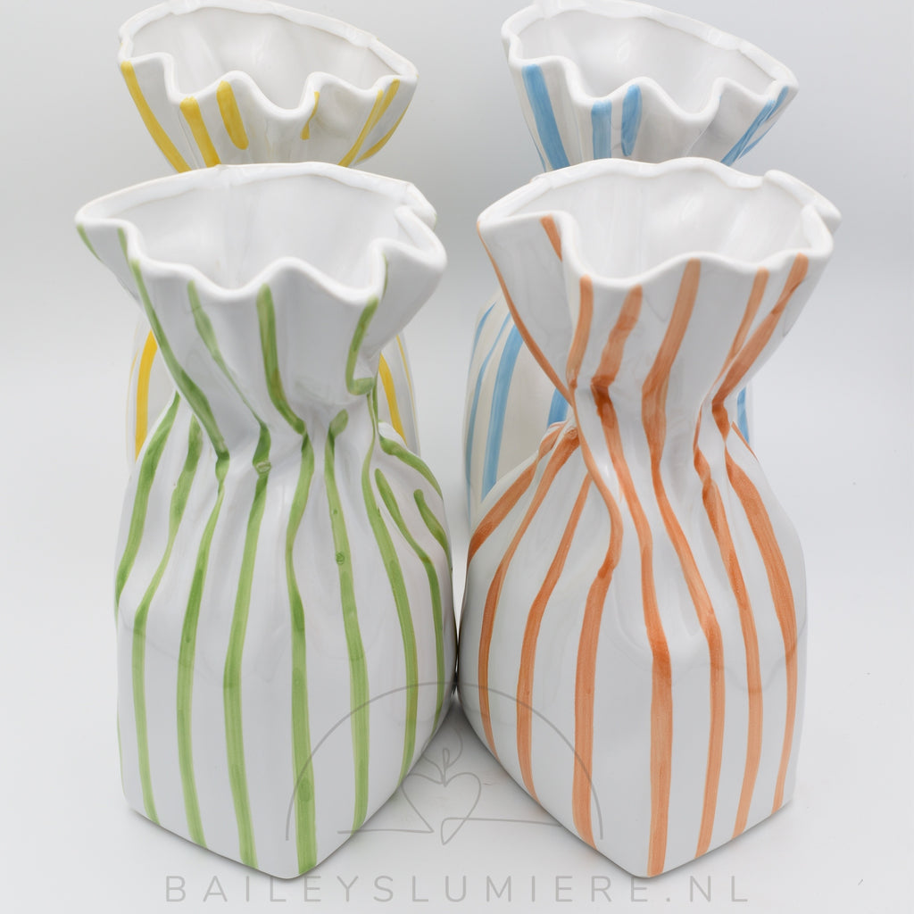 'Cadeau zakje' vaas, keramiek