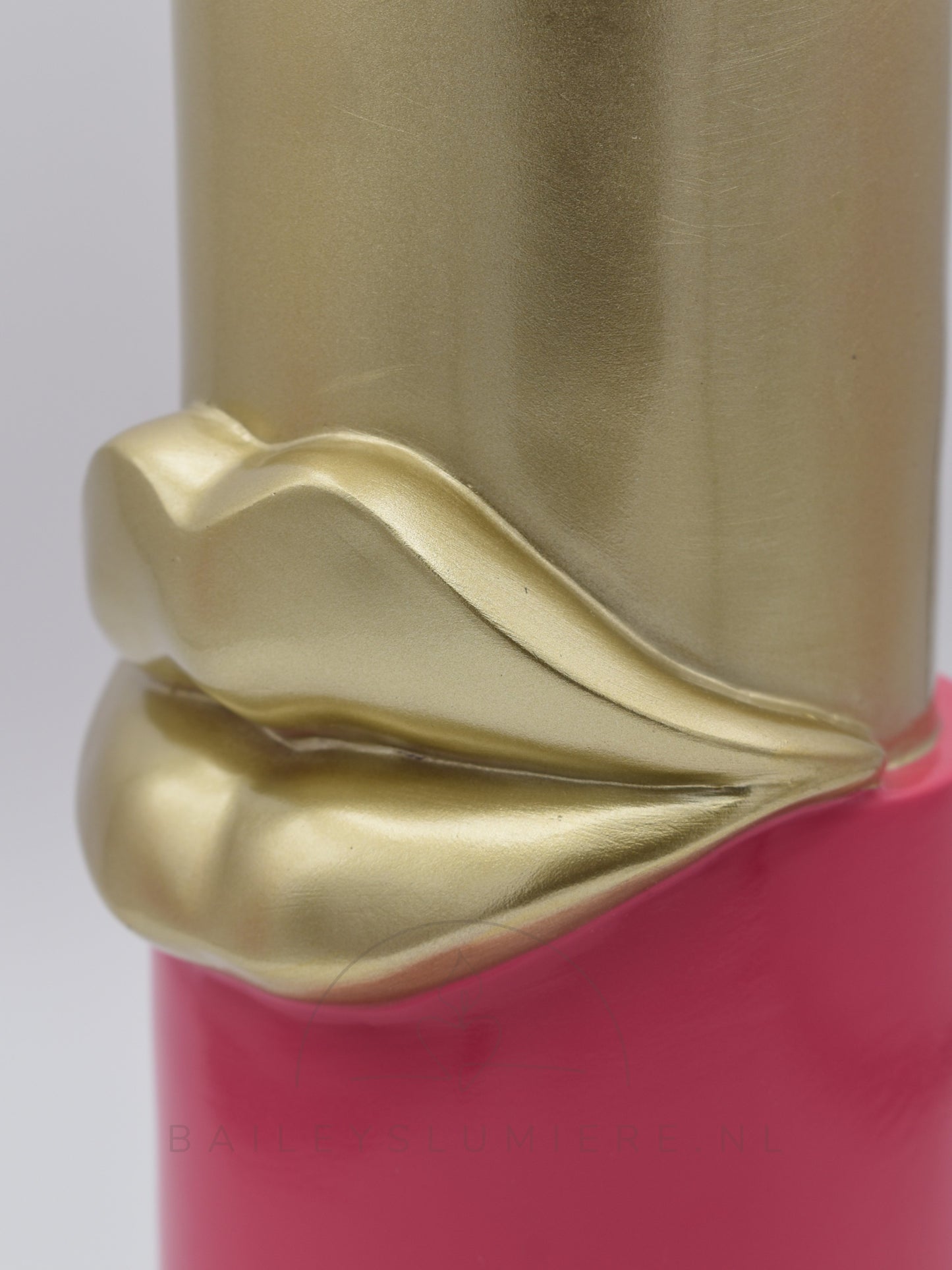 Lipstick vaas met gouden lippen