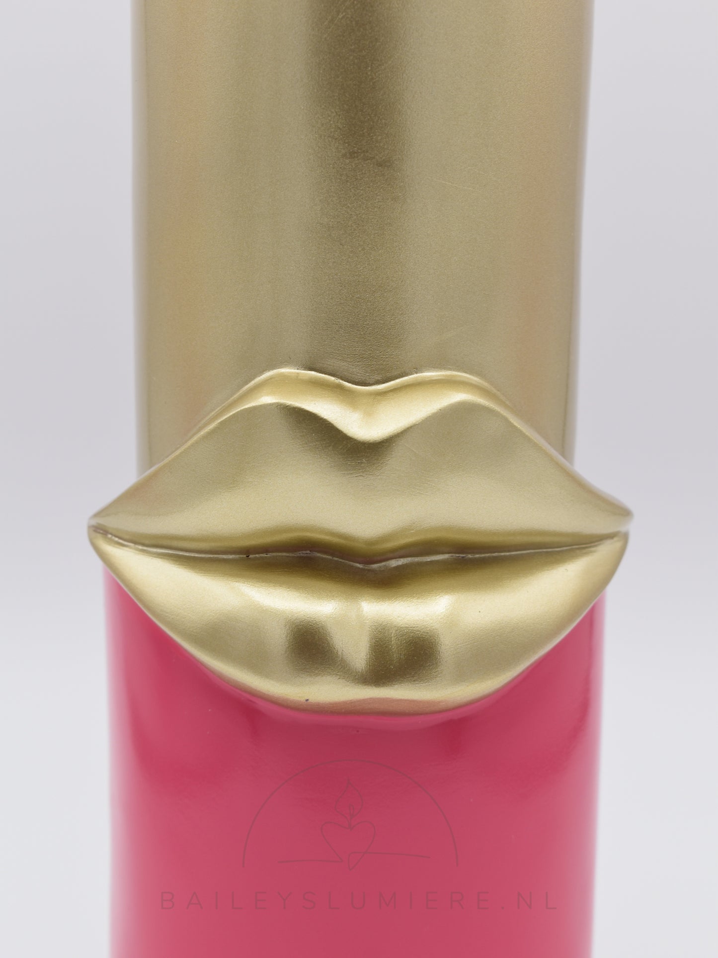 Lipstick vaas met gouden lippen