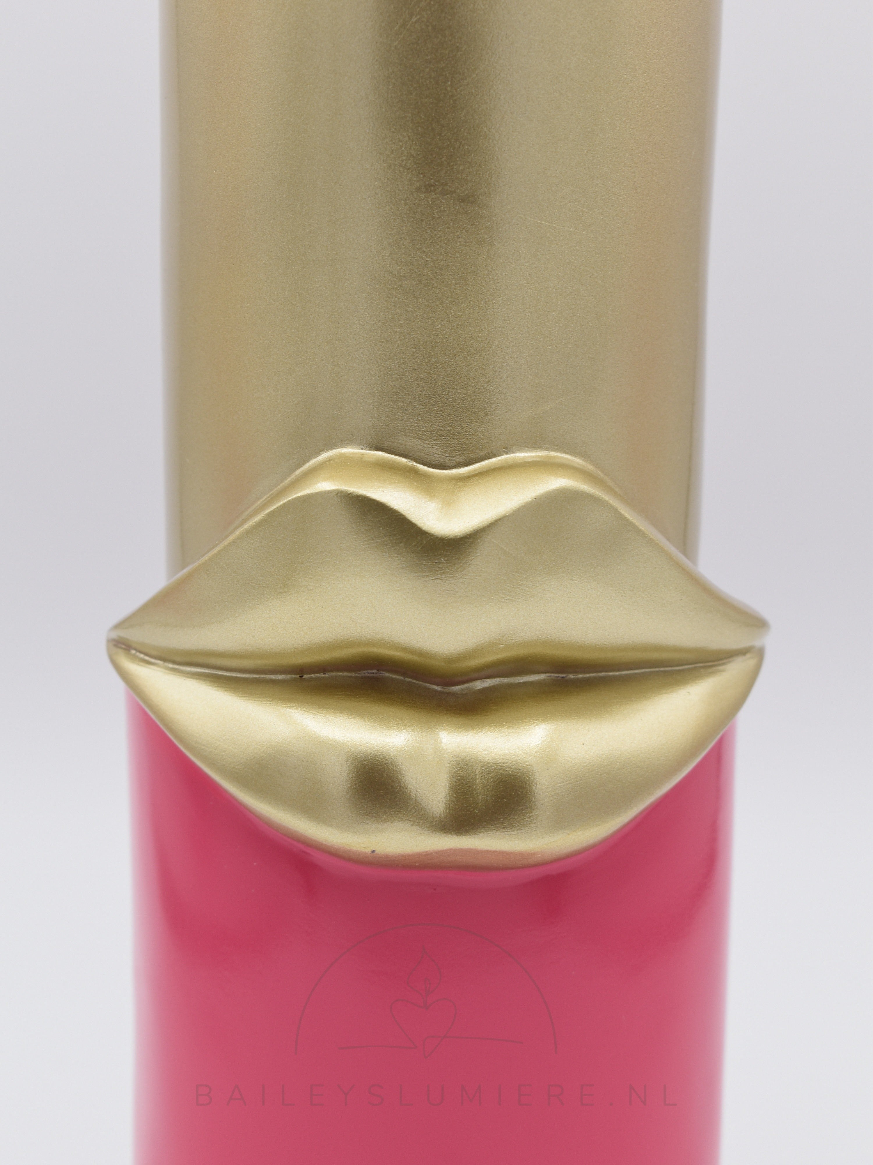 Lipstick vaas met gouden lippen