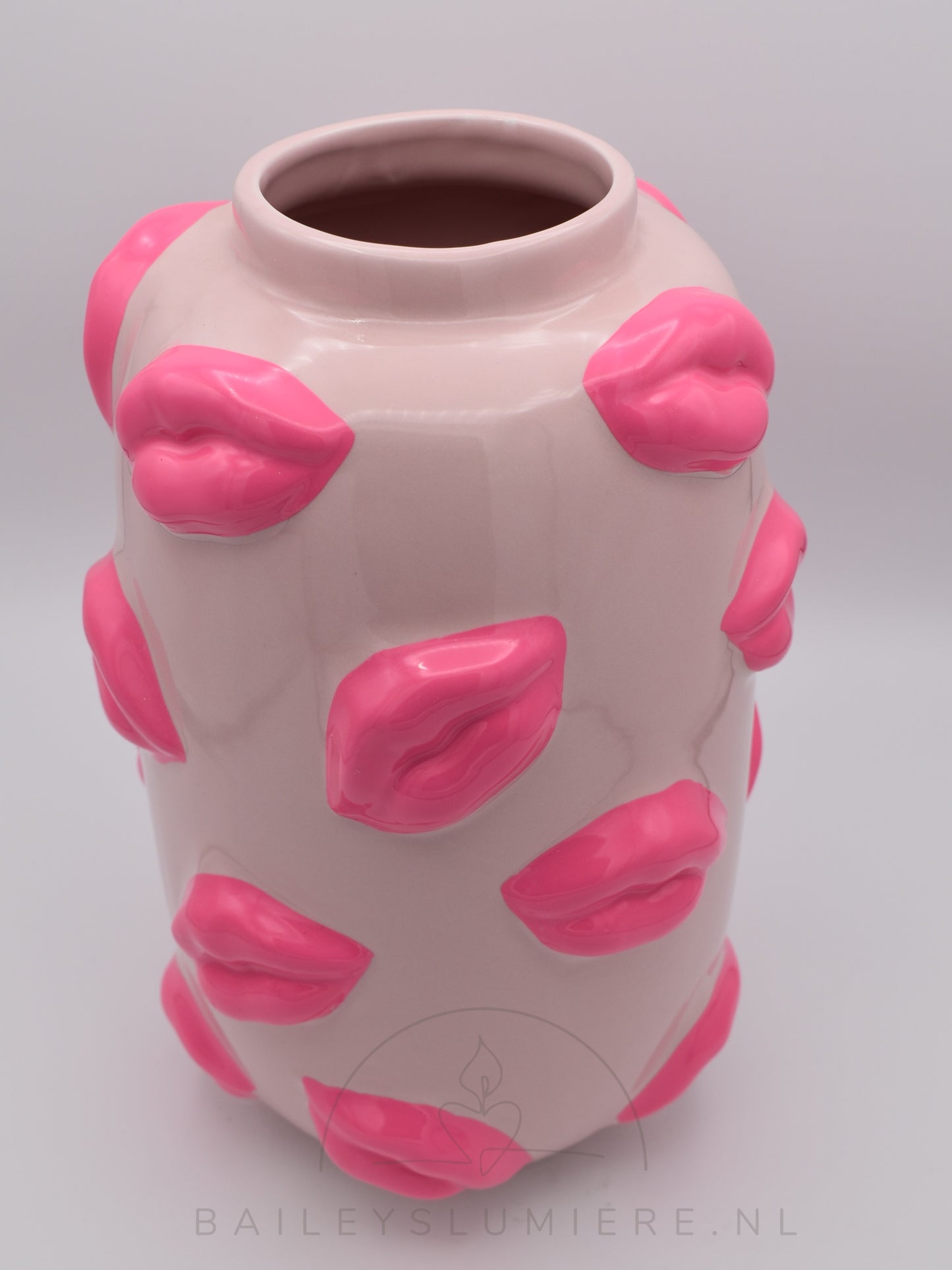 Lippen bloemen vaas