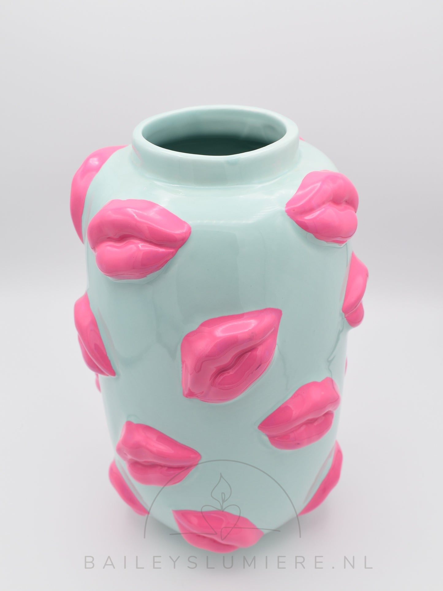Lippen bloemen vaas
